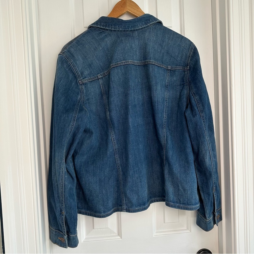 Chico's Women's Cropped Denim Jacket Size 3 Bonsai Indigo - Picture 2 of 7